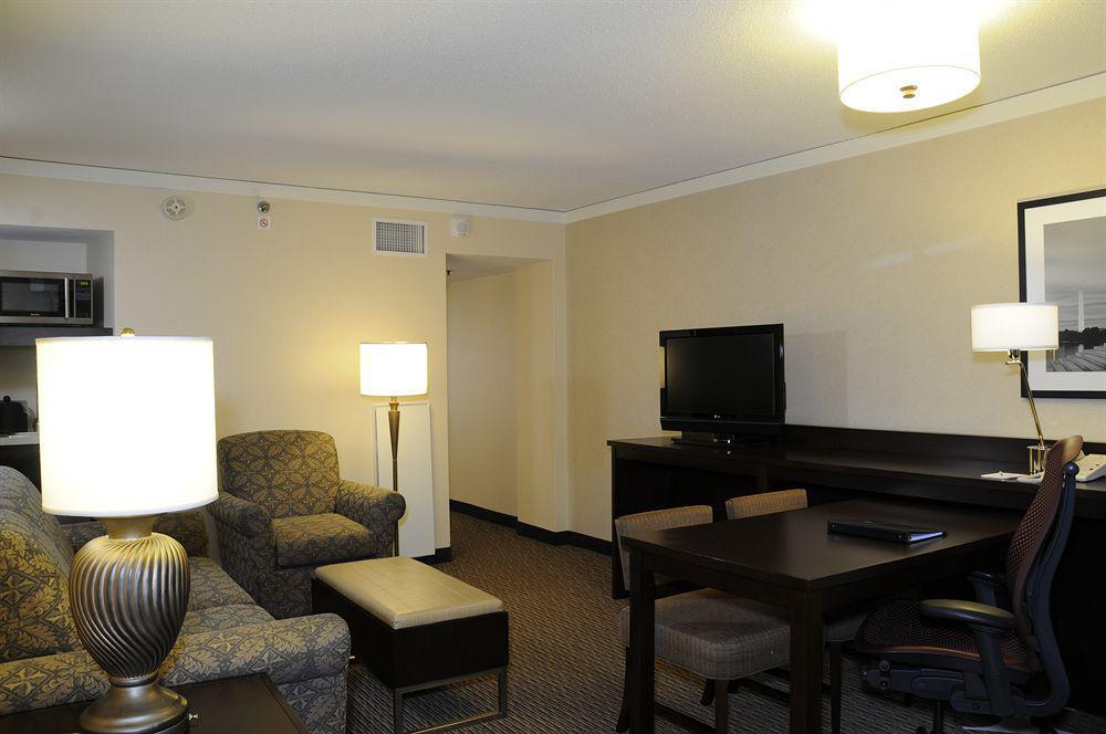 Embassy Suites Tysons Corner Εξωτερικό φωτογραφία